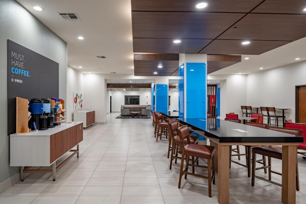 Holiday Inn Express & Suites N Waco Area - West By Ihg Eksteriør bilde